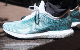 Adidas намерен отказаться от неперерабатываемого пластика в производстве