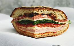 Европейские рестораны будут продавать лишнюю еду через приложение