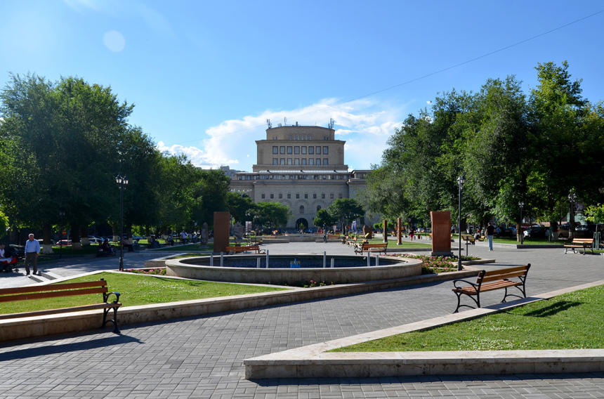 Блошиный рынок Еревана (1)