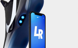 Nike создал кроссовки со шнурками, которые завязываются с помощью смартфона