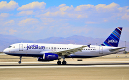 JetBlue подарит год бесплатных полётов за чистый профиль в Instagram