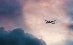 Названы авиакомпании, которые меньше всего загрязняют природу