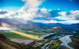 Названы аэропорты, где можно наблюдать самую живописную посадку