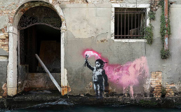 Banksy приехал на Венецианскую биеннале со своей новой работой