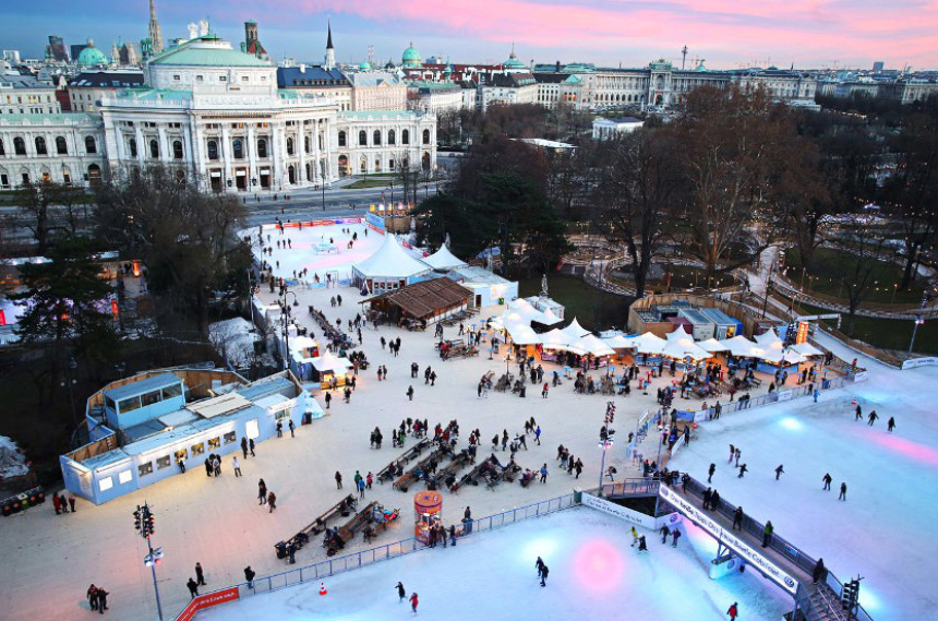 10 самых красивых в мире ледовых катков (3)