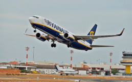 Ryanair повысил стоимость регистрации багажа и приоритетной посадки