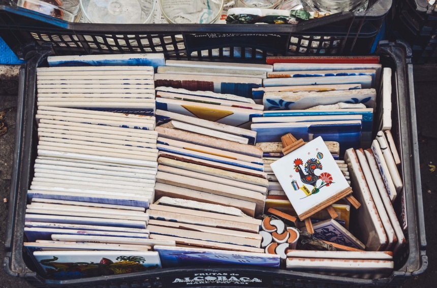 Блошиный рынок Feira da Ladra в Лиссабоне (4)