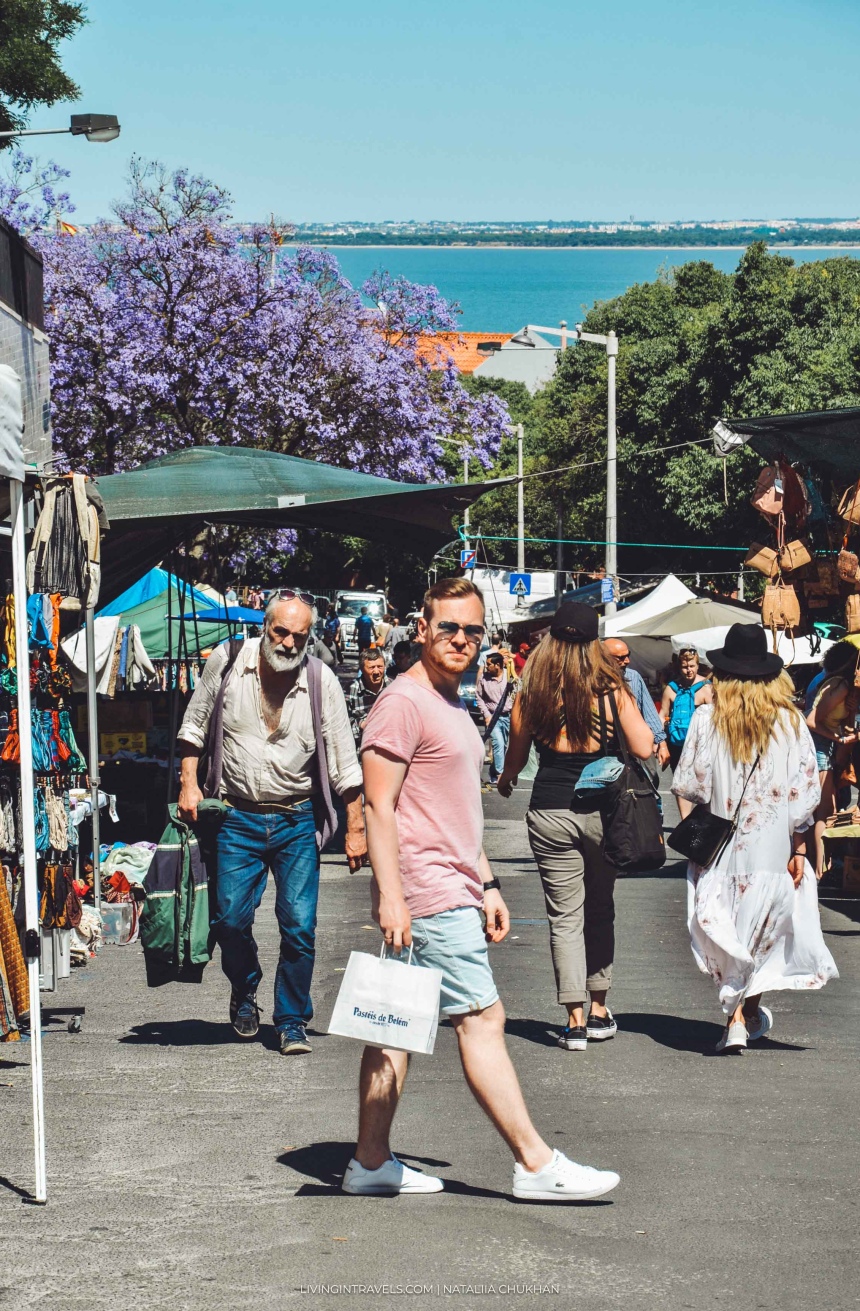 Блошиный рынок Feira da Ladra в Лиссабоне (9)