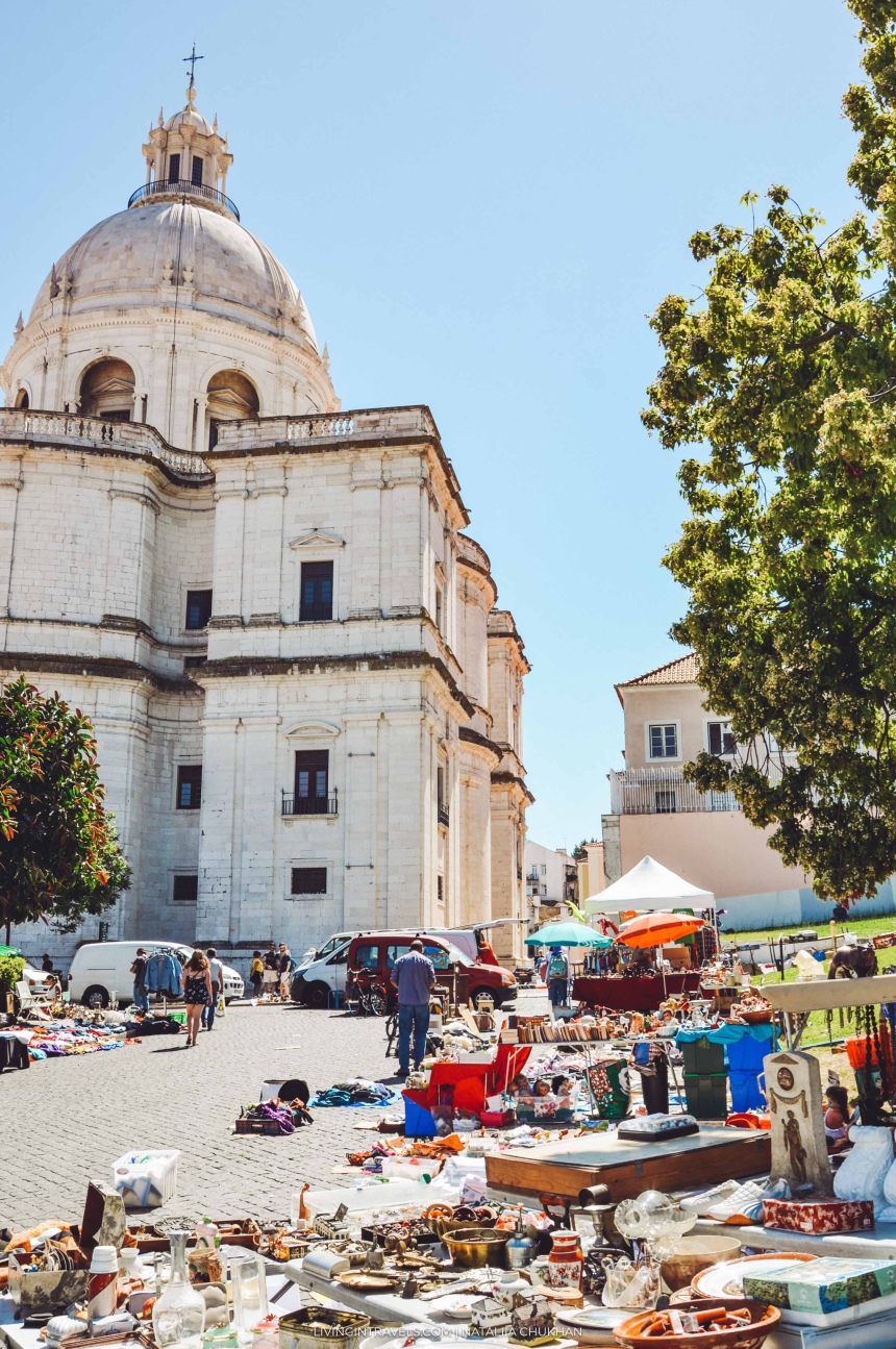 Блошиный рынок Feira da Ladra в Лиссабоне (12)