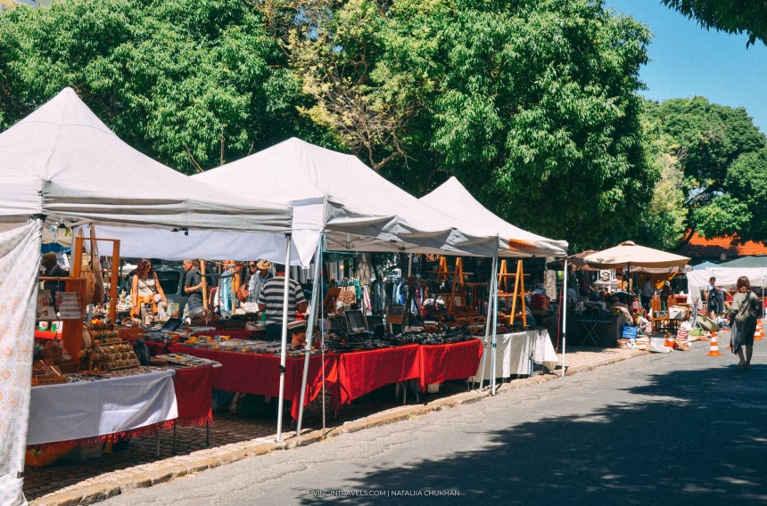 Блошиный рынок Feira da Ladra в Лиссабоне (13)