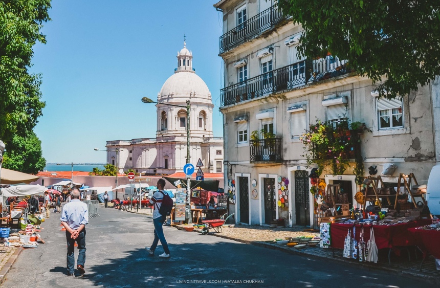 Блошиный рынок Feira da Ladra в Лиссабоне (14)