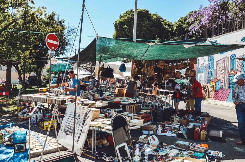 Блошиный рынок Feira da Ladra в Лиссабоне (30)