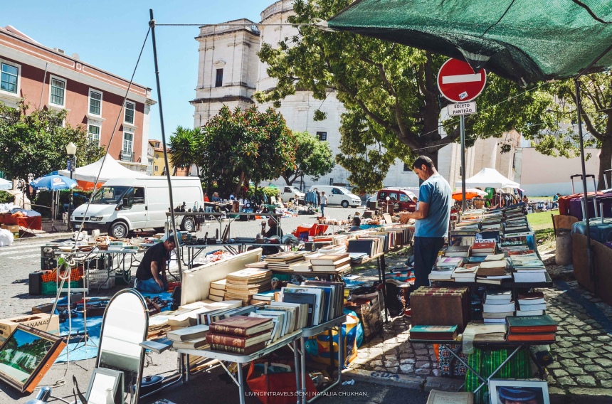 Блошиный рынок Feira da Ladra в Лиссабоне (23)