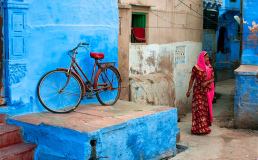 В Lonely Planet составили палитру городов в соответствии с цветом года