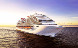 Пожилая пара почти 3 года путешествовала на круизном лайнере