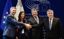 Украина и ЕС подписали соглашение о безвизовом режиме