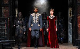 Лондонский театр будет до лета показывать онлайн пьесы Шекспира