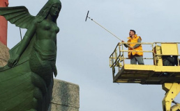 Сергей Шнуров позаботился о туристах Санкт-Петербурга