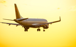Украина возобновила регулярные международные авиаперевозки