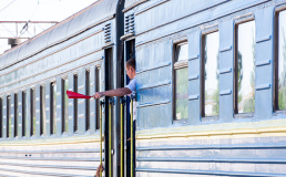 В Украине отменили карантин для тех, кто прибывает из стран красного списка