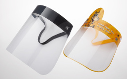 Qatar Airways обязала пассажиров носить защитные экраны для лица