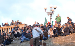 Власти Флоренции запрещают туристам сидеть на лестницах