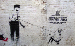 По радио случайно озвучили настоящее имя художника Banksy
