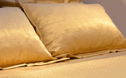 Итальянская гостиница предлагает постояльцам простыни из золота