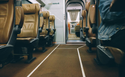 Индийская авиакомпания разрешит пассажиркам не занимать места посередине