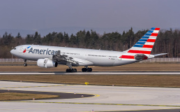 Стюарды American Airlines будут дарить пассажирам мили за неудобства