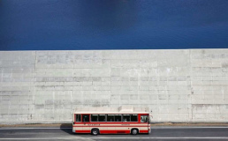 На побережье Японии строят бетонные стены для защиты от цунами